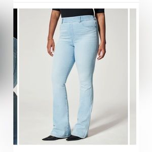 Brand NWOT Spanx Flare Jeans. Lightwash color.